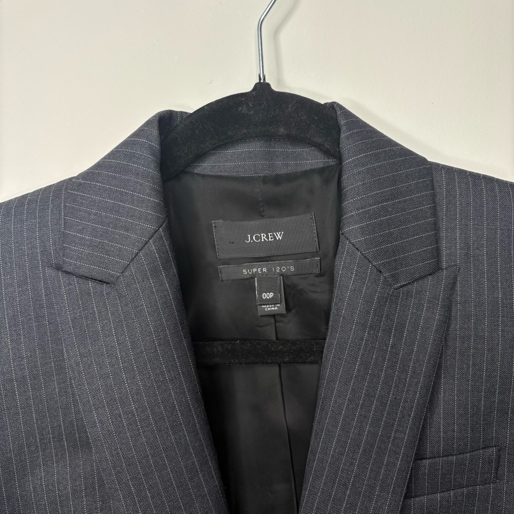 J. Crew Super 120’s Wool Blazer Dark Gray Pinstripe Size 00P - Picture 2 of 4